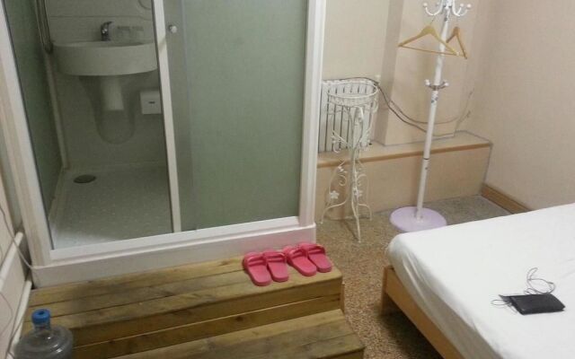 Super 8 Hotel Jinan Railway Station Square
