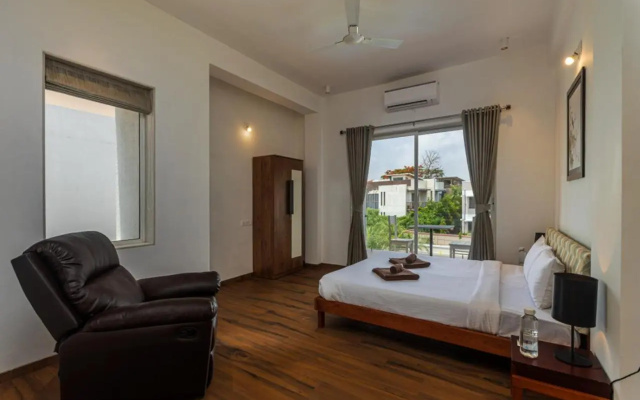 Saffronstays Fred
