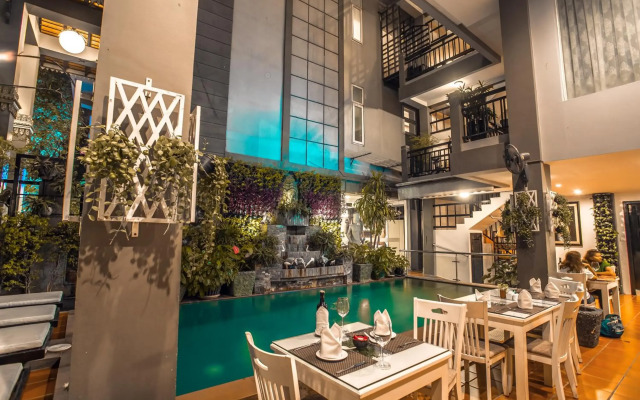 King Grand Boutique Hotel