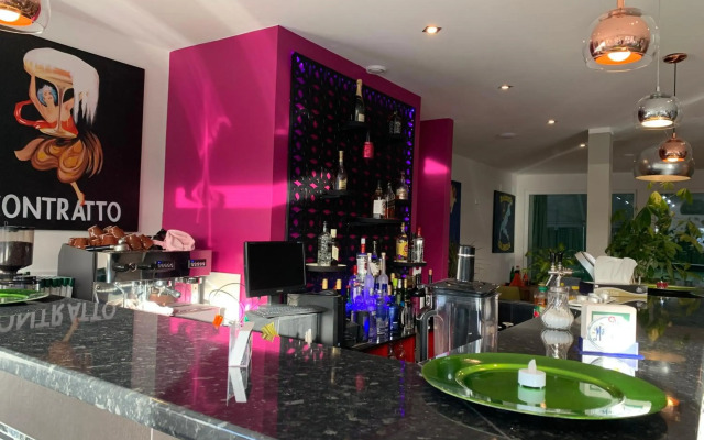 Confour Hotel