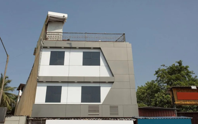 OYO 7062 Amana Suites