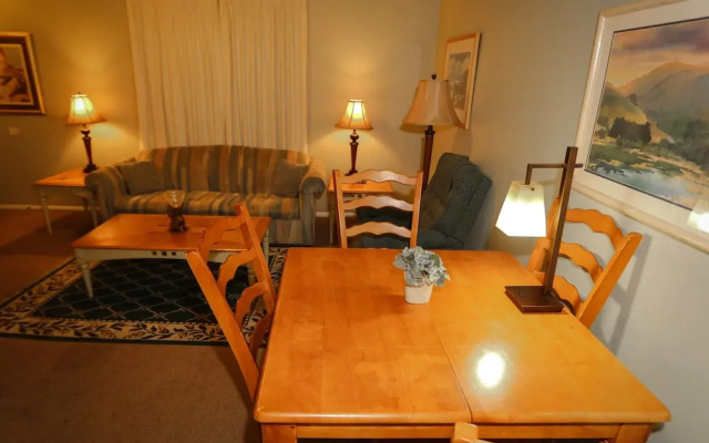 Lamplighter Suites