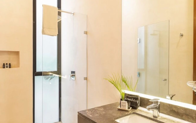 Luxury 2 Bedroom Suite Private Pool TL01