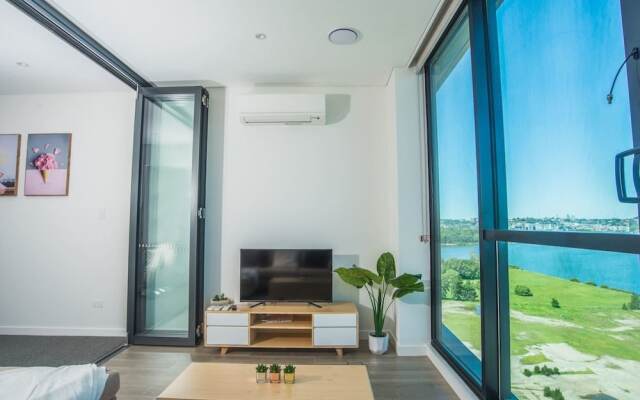 Stunning Waterview Stylish Waterfront Apt In Wwp