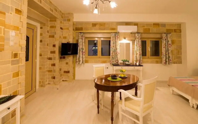 Nikolas Villas Kamilari