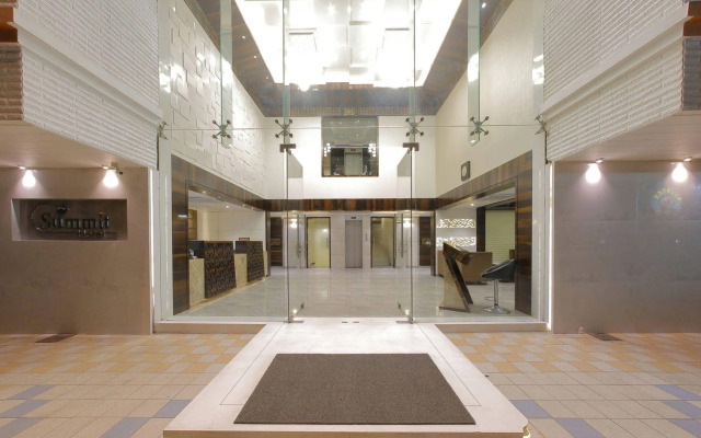 Hotel Summit