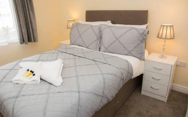 Charming 2-bed Apartment in Stroud