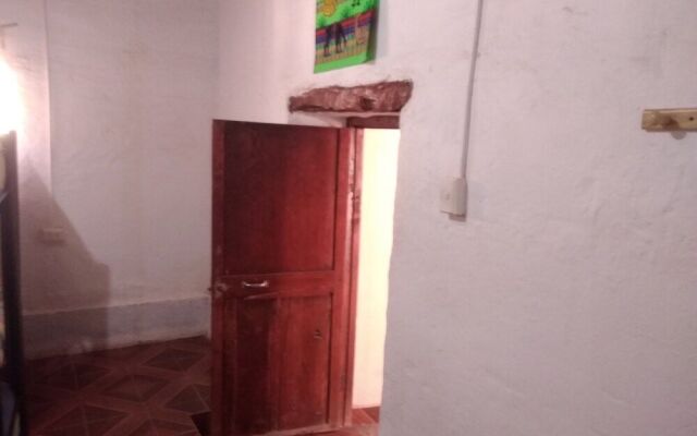 Yaalir At'mu - Hostel