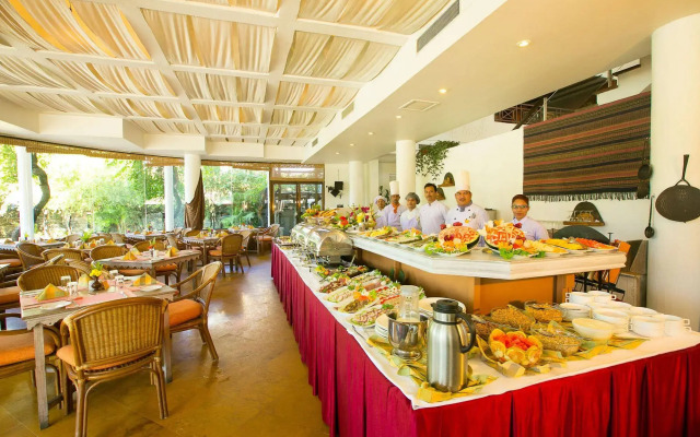 Shangri-La Village Resort