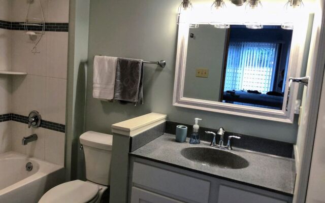 Lakeview Landing Pristine 3BR Condo