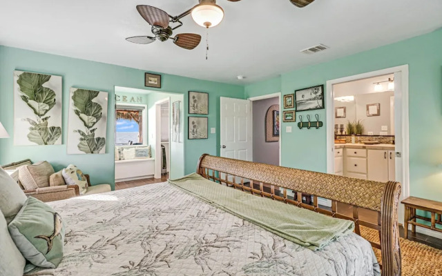 Baydream 4 Bedroom Home by RedAwning