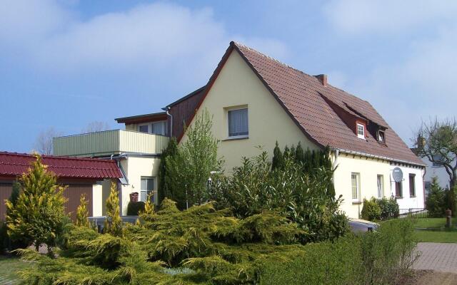 Apartment With Garden in Rerik