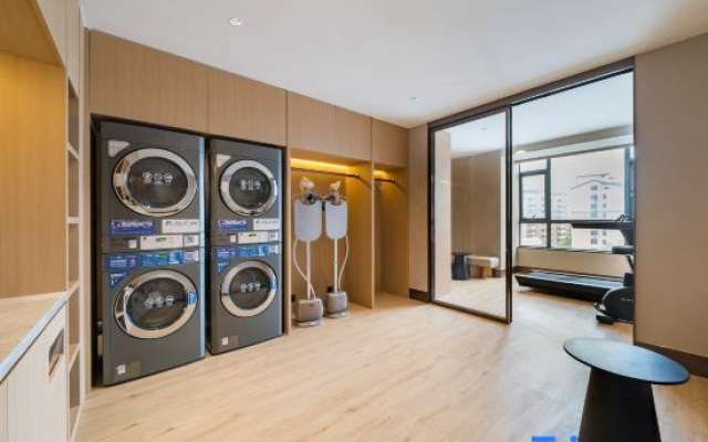 Starway Hotel (Xinyang Xi County Xiya Libao Plaza)