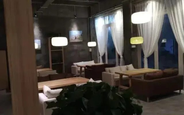 Luocheng Time Inn