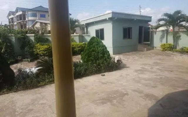 Naayaas Hotel