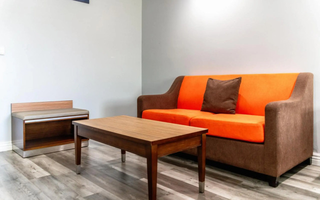 Rodeway Inn & Suites Pasadena
