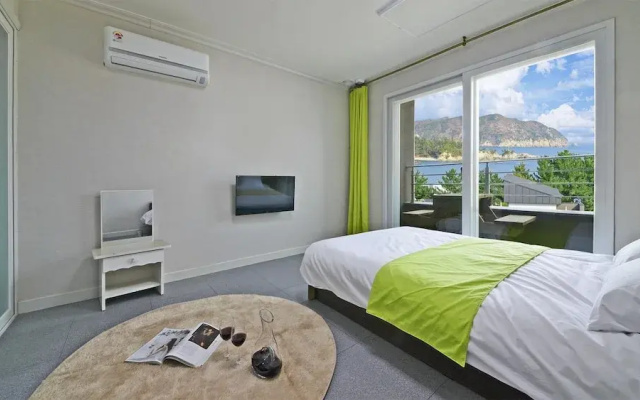 Janghohang J Story Spa Pension