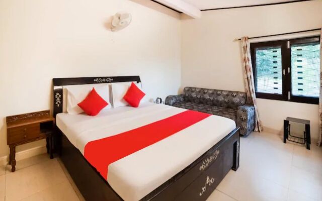 Goroomgo Blue Moon Bhimtal