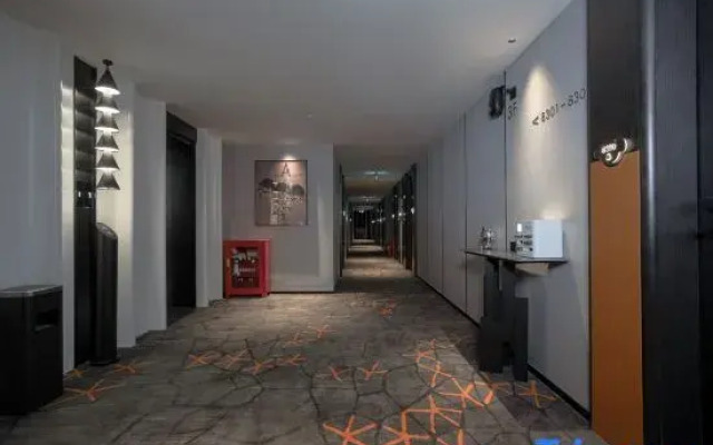 Dolanda S Hotel (South Lake Square Branch)