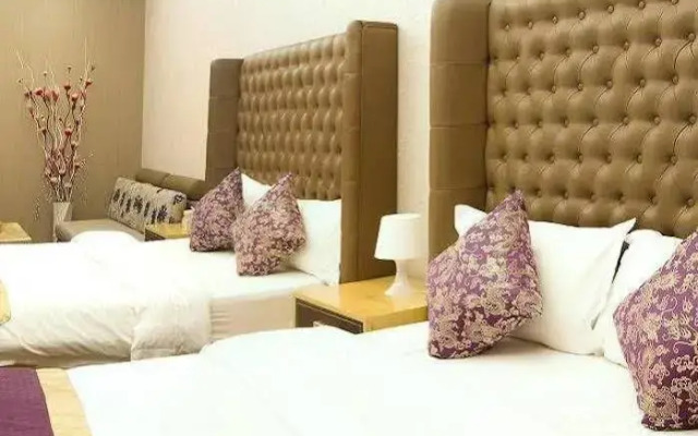 Tamrac International Apartment