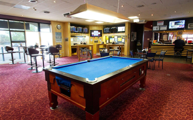 Nightcap at Hendon Hotel