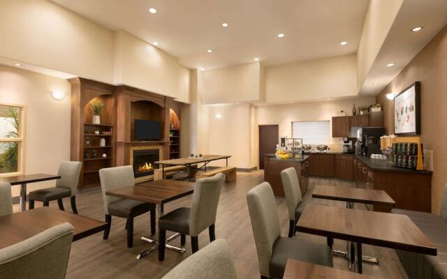 Ramada Drayton Valley