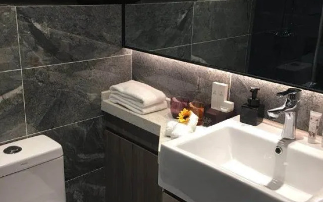 Modern Aegean Sea Hotel (Xi'an Western Engineering University Xikeda Lintong Campus Subway Station)