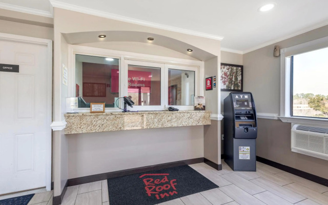 Red Roof Inn Suffolk