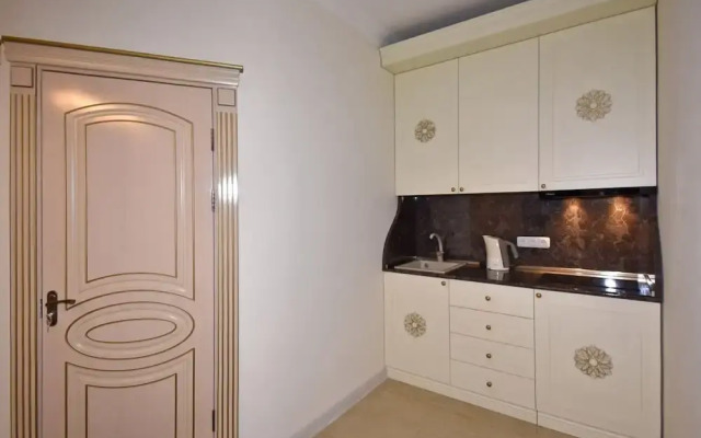 Apartments by Luxe Group AM422