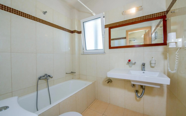 Toxo Hotel