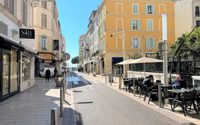 Modern Apartment 20 m from the Sea