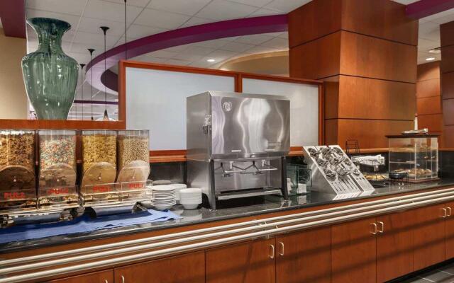 Embassy Suites by Hilton Cleveland Rockside