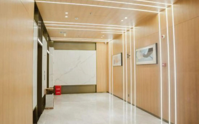 Chaoman Hotel (Zhumadian High-speed Railway Station)