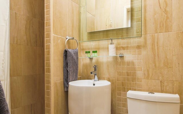 OYO Hotel Mj Kingsway