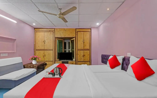 Oyo Flagship 92819 Hotel Surbhi G House