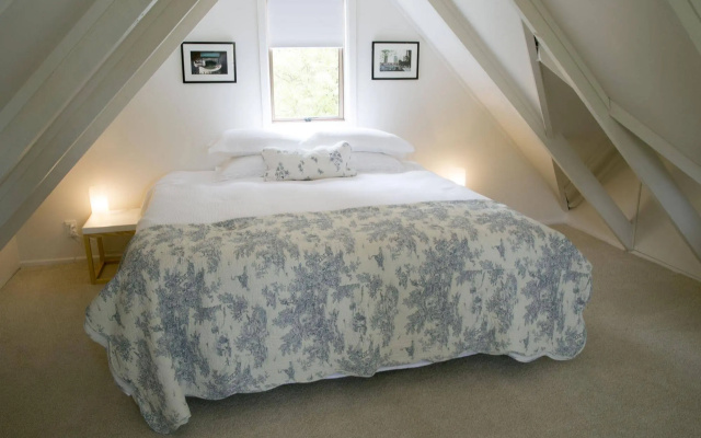 Plum Tree House and Quince Cottage – Guest Rooms – Mapua