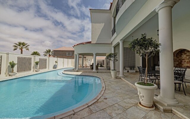 Lagoon Suites Boutique Hotel