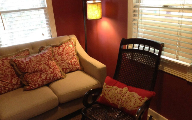 Peace & Plenty Inn Bed & Breakfast