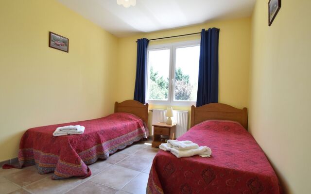 Spacious Villa Near Villemoustaussou With Pool