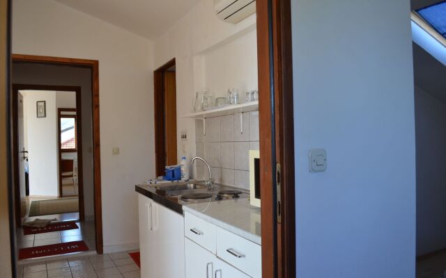 Apartment Jozo - 150 m from pebble beach: A4 Gradac, Riviera Makarska