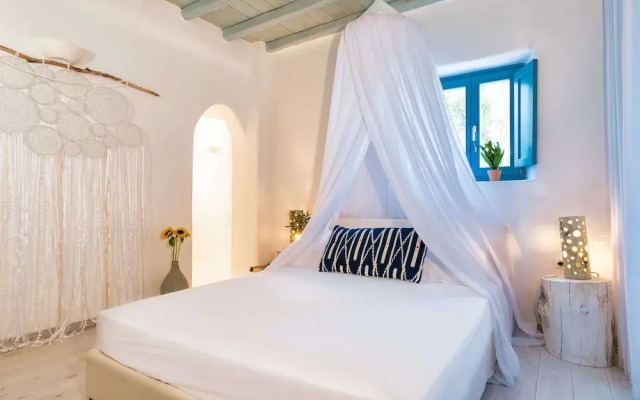 Karkos Beachfront Villa  Private pool