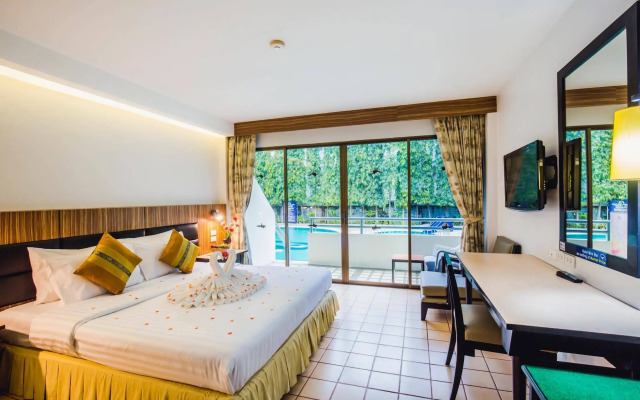 Karon Whale Resort Karon Beach (SHA Certified)