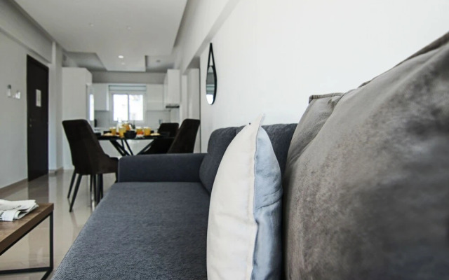 Phaedrus Living: Seaside Luxury Flat Lighthouse 65