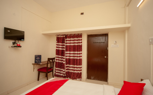 OYO Flagship 24454 OMR Hindustan Univ