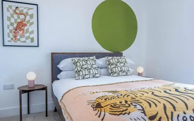 Modern Apts with Balcony in Mitcham