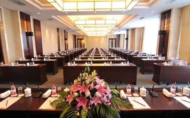 Soluxe Hotel