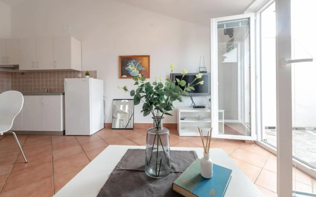 Vesna 2 city central apartment