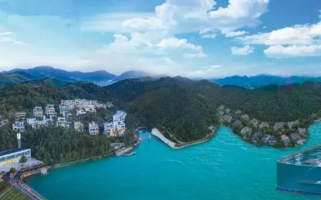Moganshan Sky Swimming Pool Resort