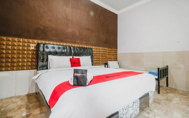 RedDoorz near Millennium ICT Center Medan