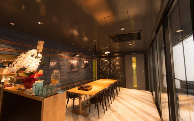Hotel She, Osaka